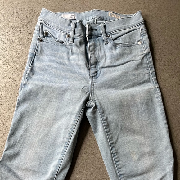 Gap Slim Straight Light Wash Jeans - Picture 8 of 11